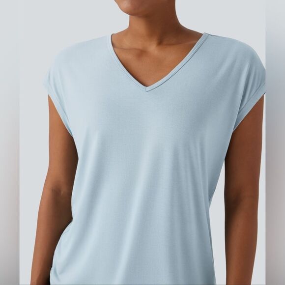 NWT Halara V-neck Tee - Picture 2 of 5